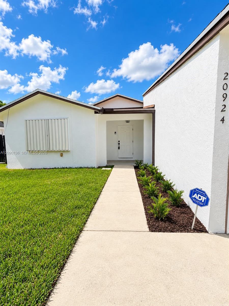 20924 Grouper Dr, Cutler Bay FL 33189 photo 2