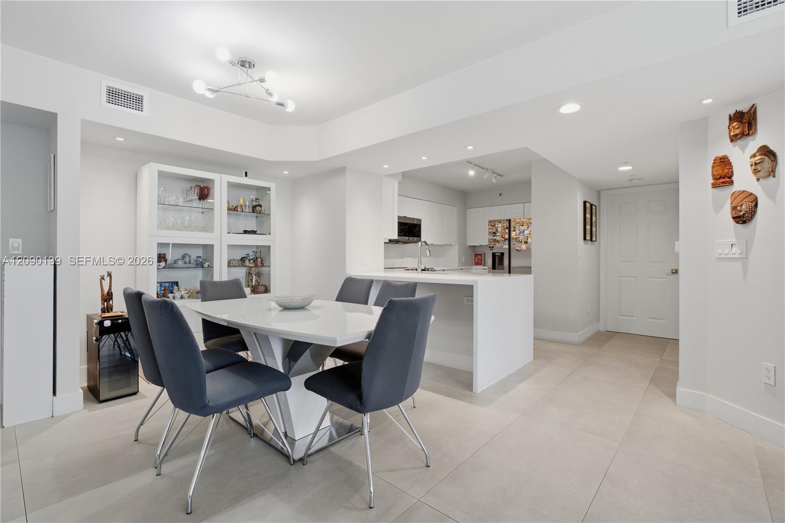 1155 Brickell Bay Dr # 704, Miami FL 33131 photo 2