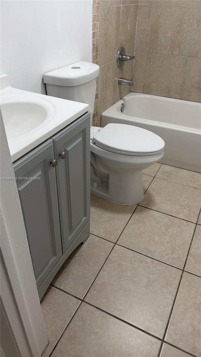 28 SW 8th St # 2, Hallandale Beach FL 33009 photo 5
