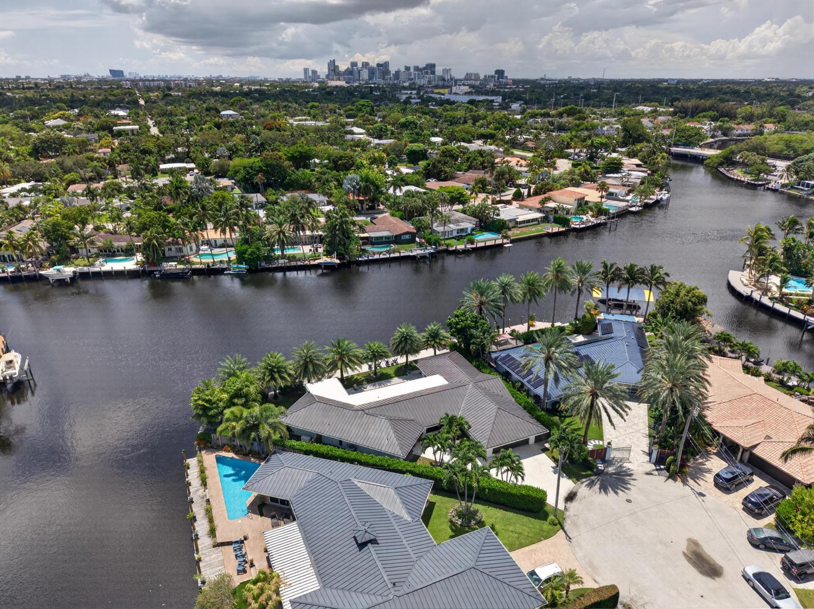 2118 NE 15TH Terrace, Wilton Manors FL 33305 photo 2