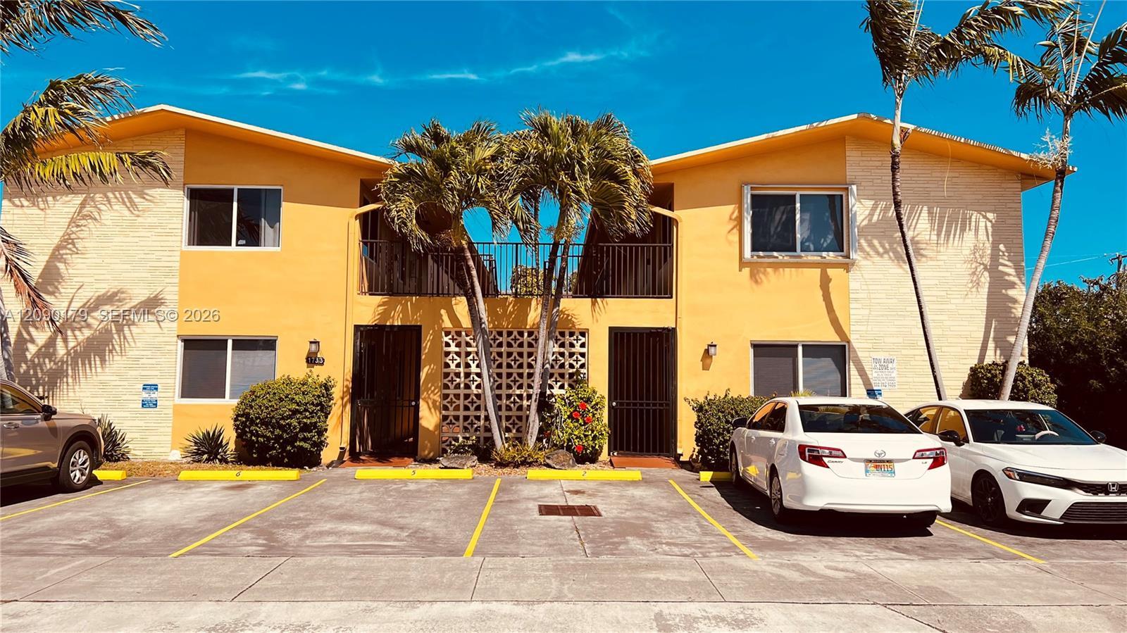 1733 Mayo St # 11, Hollywood FL 33020 photo 2