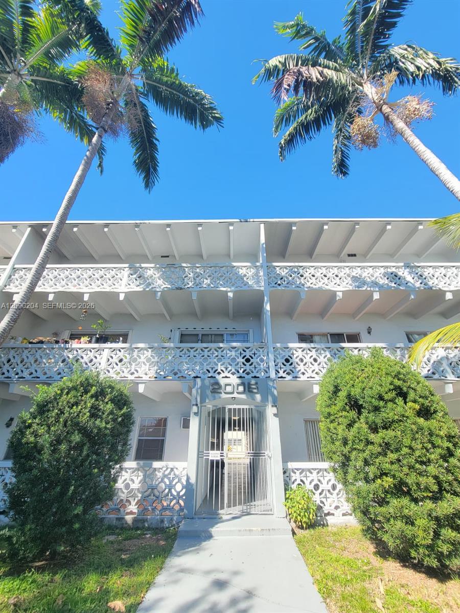 2005 Sans Souci Blvd # 305, North Miami FL 33181