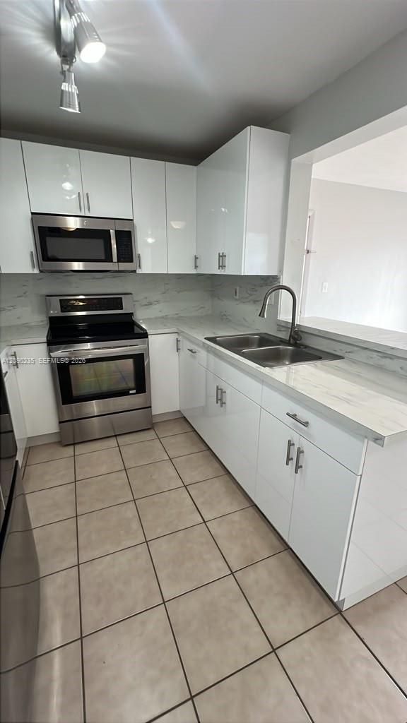 200 W Palm Cir W # 104, Pembroke Pines FL 33025 photo 2