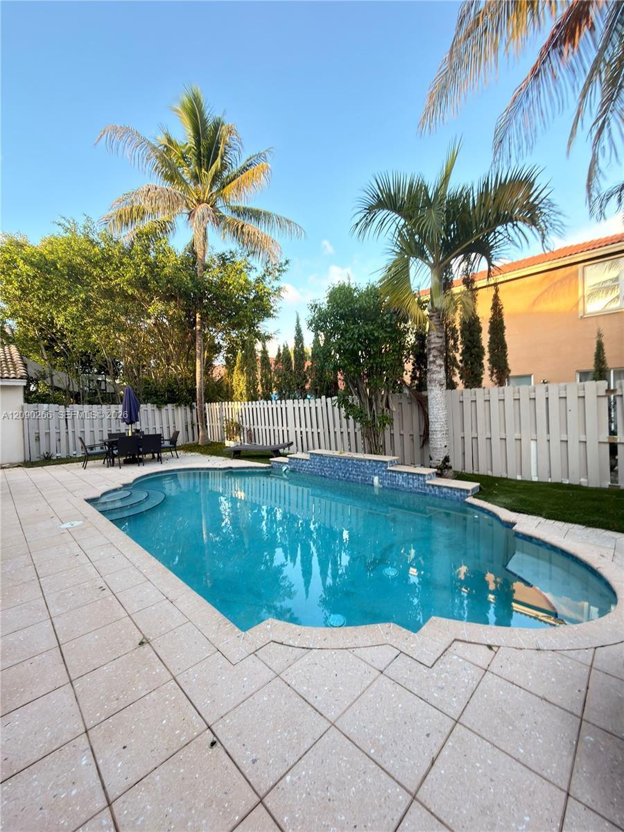5051 SW 35th Way, Hollywood FL 33312 photo 2