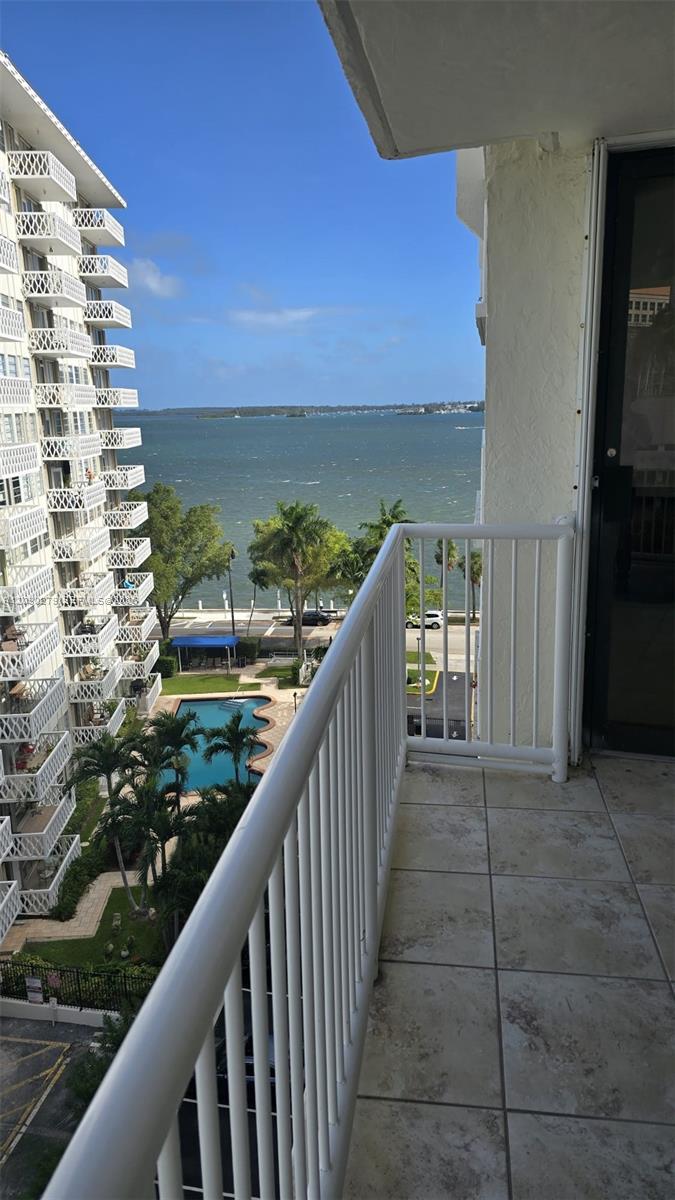 1440 Brickell Bay Dr # 909, Miami FL 33131