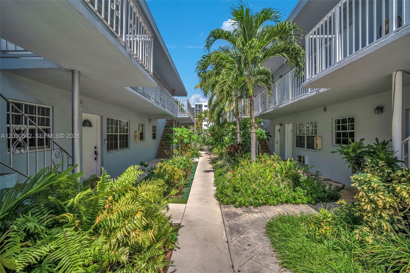 8010 Tatum Waterway Dr # 5, Miami Beach FL 33141 photo 4