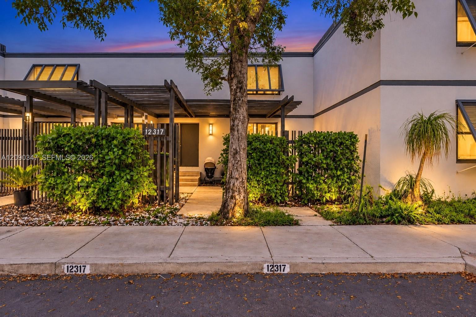 12317 NW 11th St, Pembroke Pines FL 33026