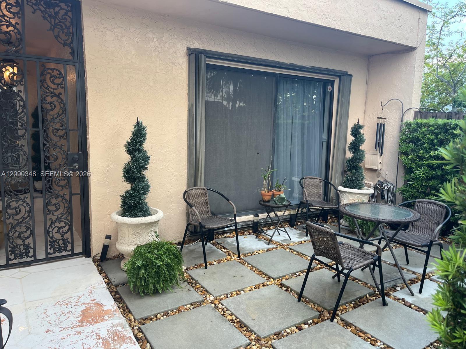 19505 E Lake Dr, Hialeah FL 33015 photo 3