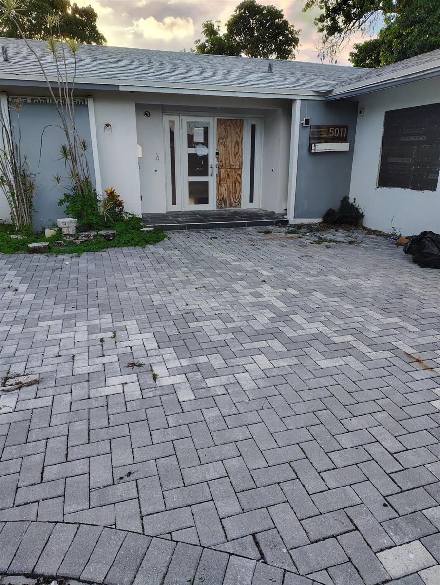 5011 SAGO PALM Circle, Tamarac FL 33319