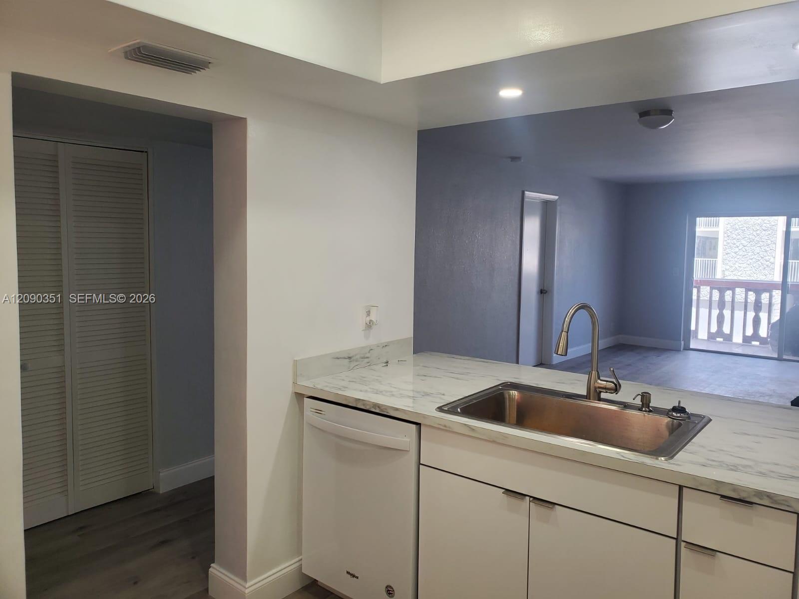 215 SE 3rd Ave # 206D, Hallandale Beach FL 33009 photo 4