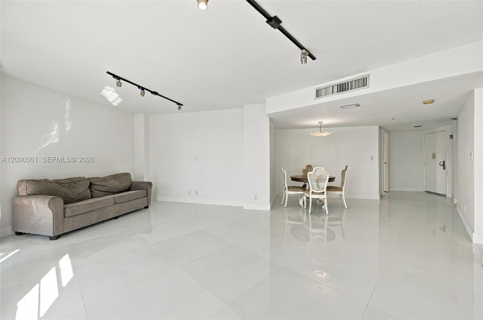 3475 N Country Club Dr # 502, Aventura FL 33180 photo 4