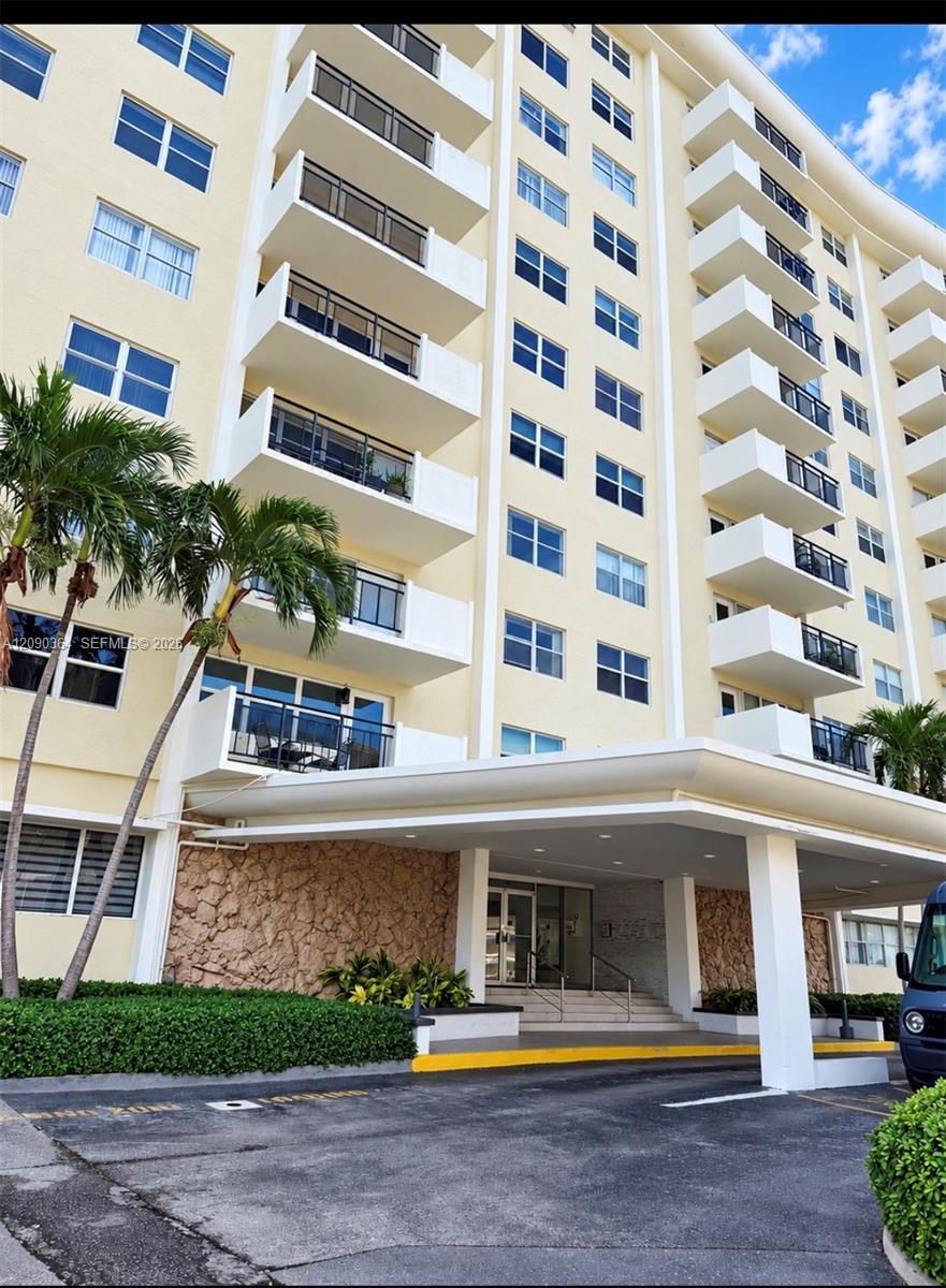 401 Golden Isles Dr # 1015, Hallandale Beach FL 33009