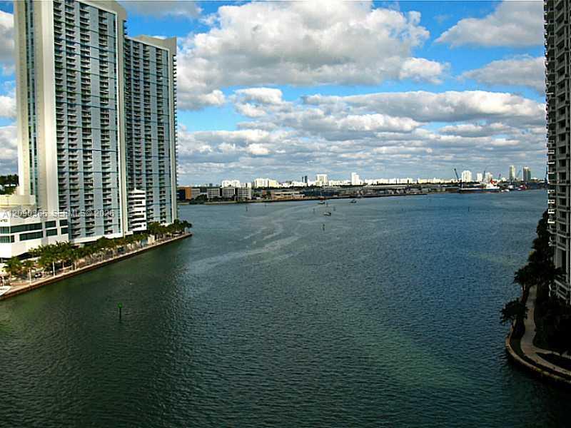 465 Brickell Ave # 3002, Miami FL 33131 photo 2