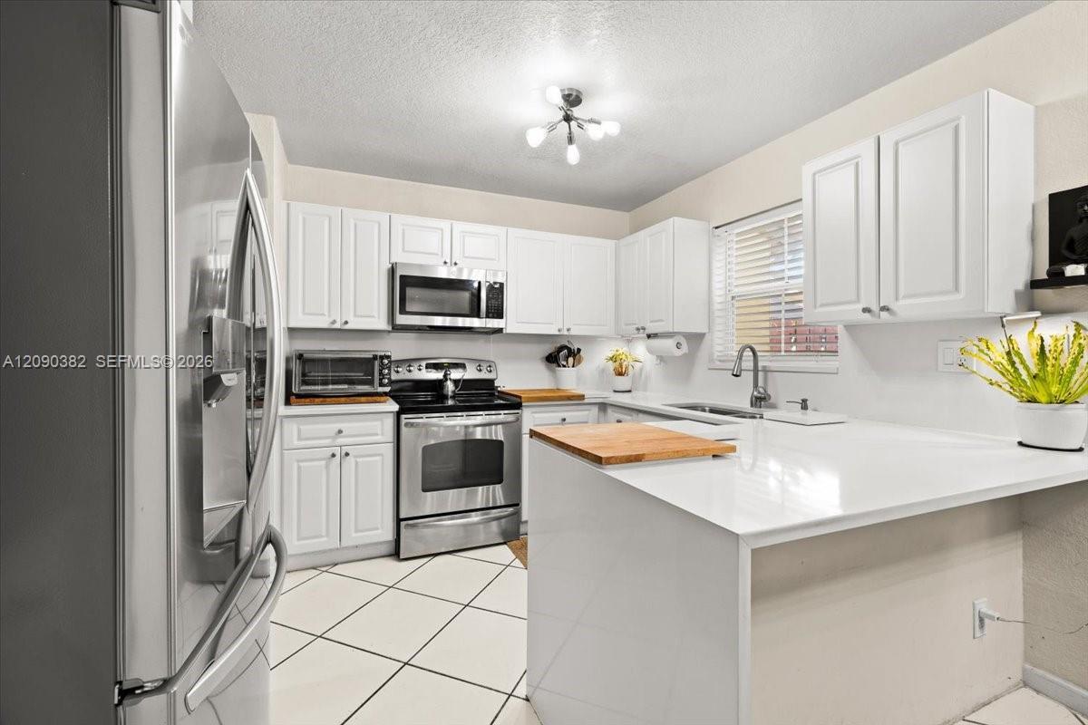 195 Sable Palm Way, Davie FL 33325 photo 2
