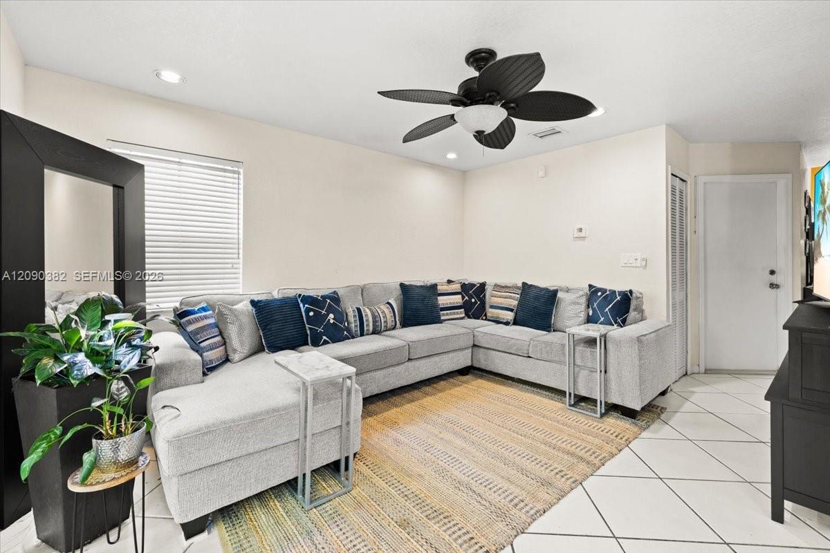 195 Sable Palm Way, Davie FL 33325 photo 4
