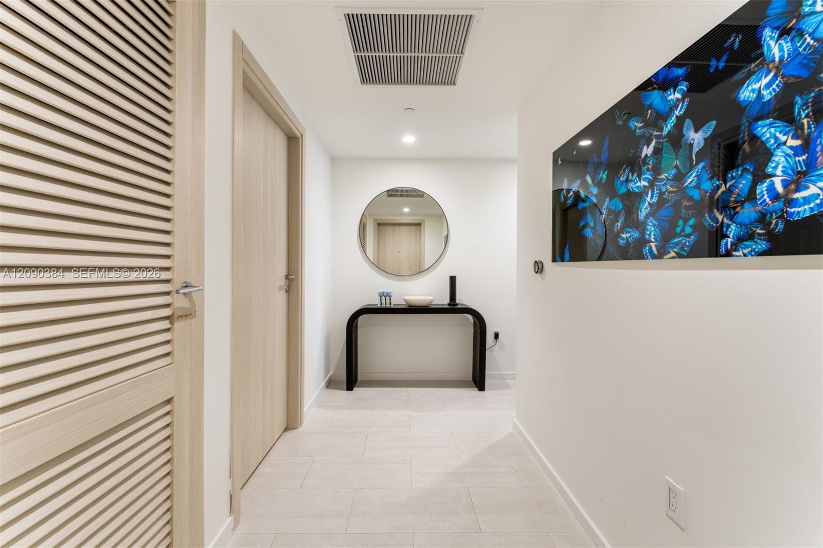 1000 Brickell Plz # 2401, Miami FL 33131 photo 2