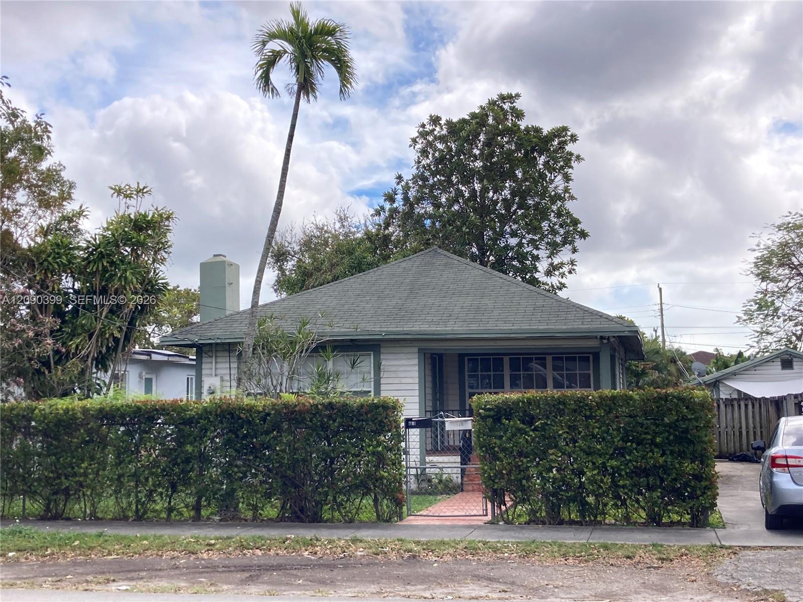 4176 SW 9th St, Miami FL 33134