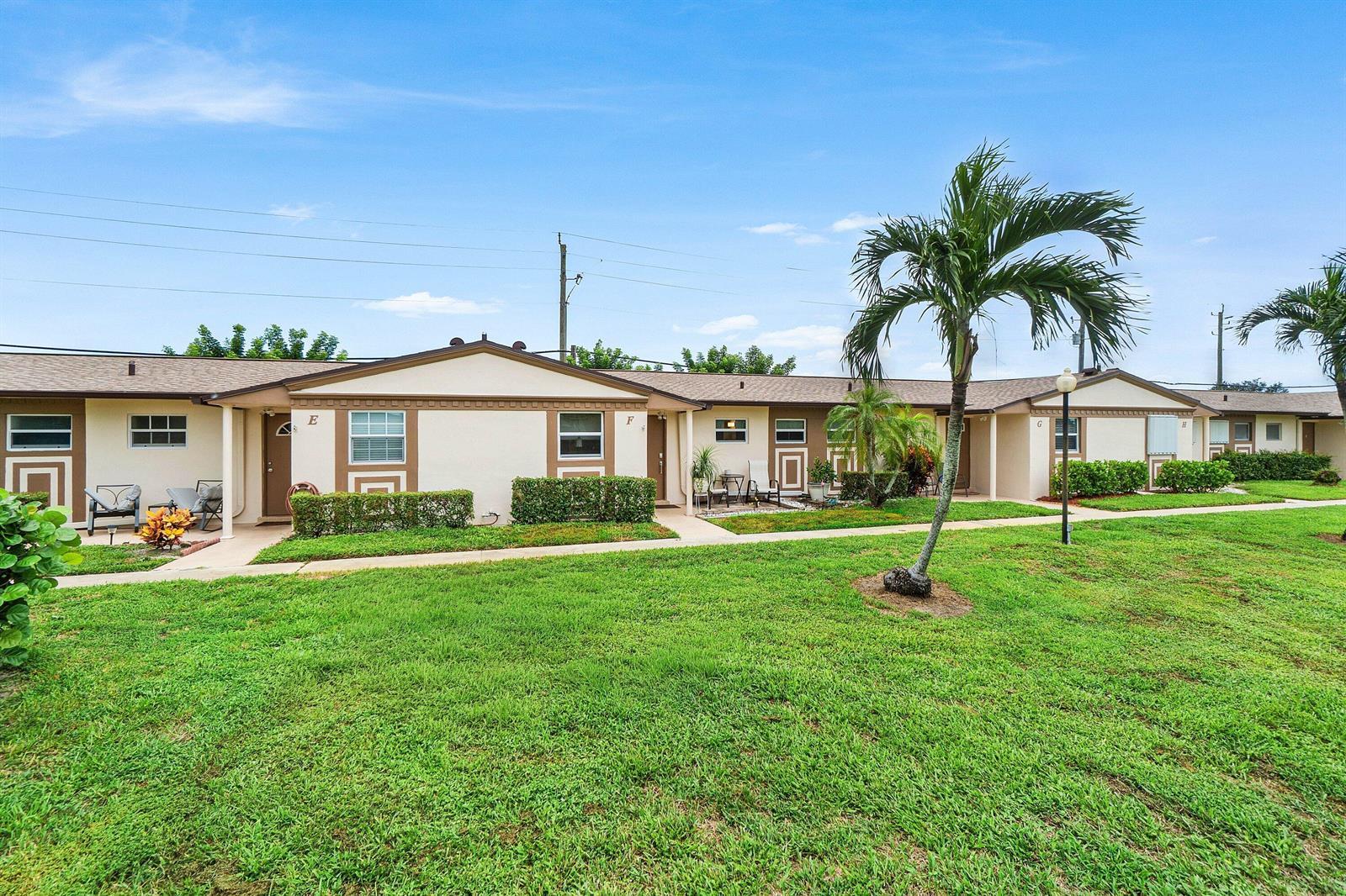 2883 CROSLEY Drive W # F, West Palm Beach FL 33415 photo 2