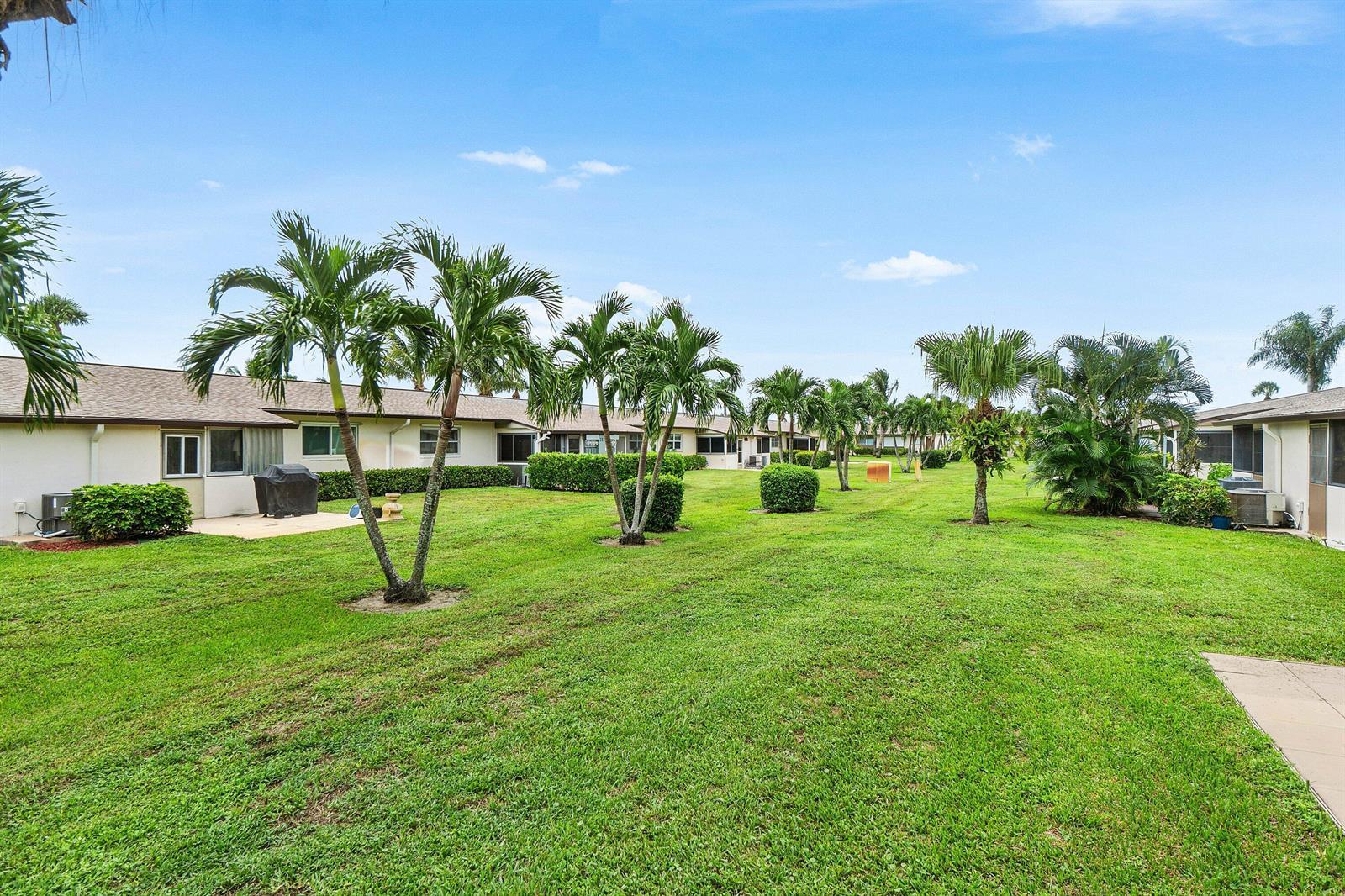 2883 CROSLEY Drive W # F, West Palm Beach FL 33415 photo 4