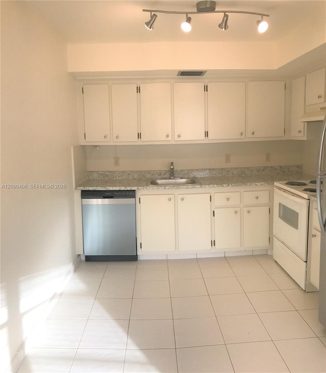 1902 Bermuda Cir # D4, Coconut Creek FL 33066 photo 5