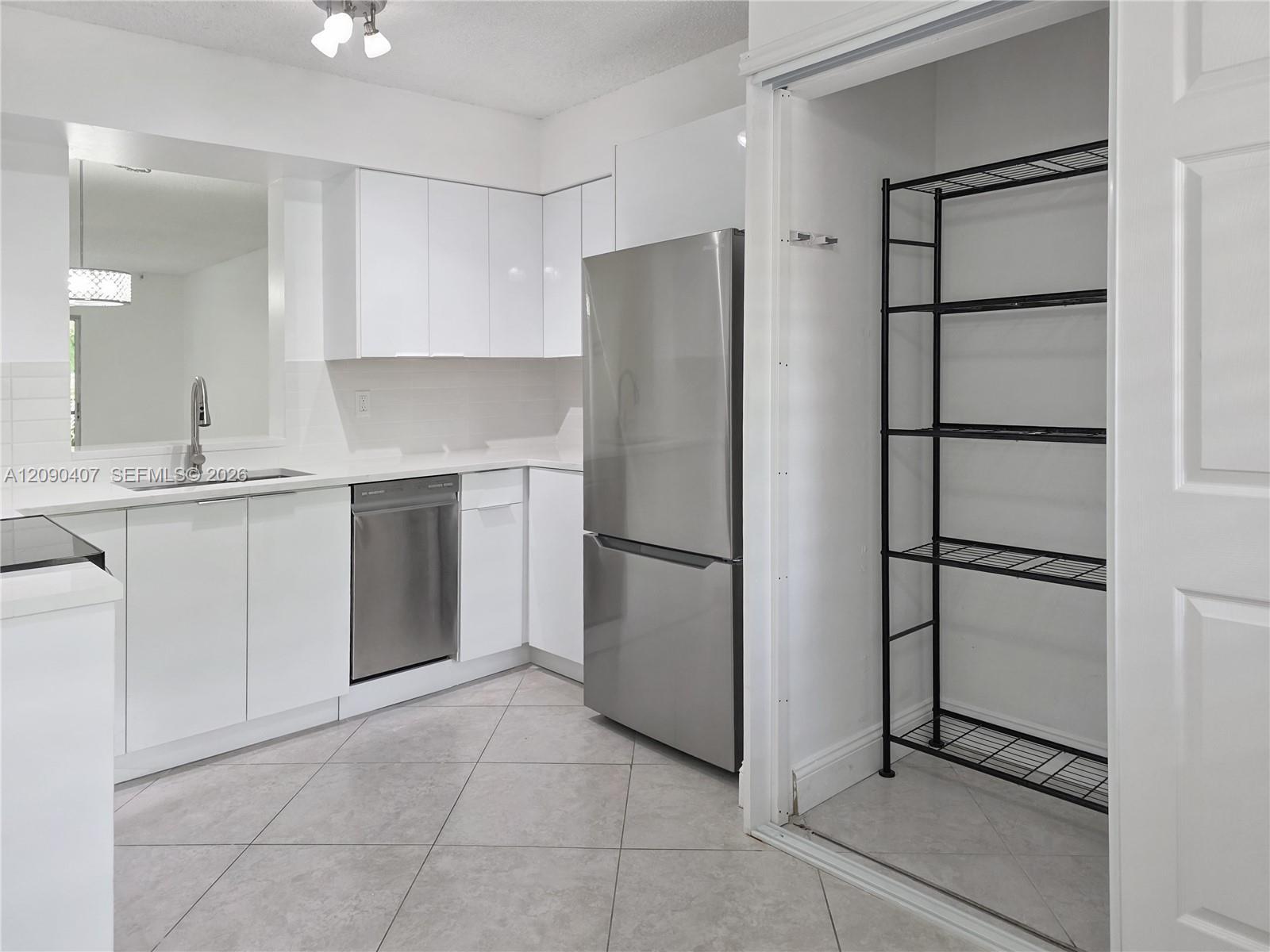 2212 S Cypress Bend Dr # 301, Pompano Beach FL 33069 photo 3