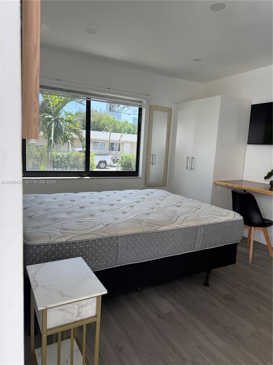 910 SW 8th Ave # B, Miami FL 33130 photo 4