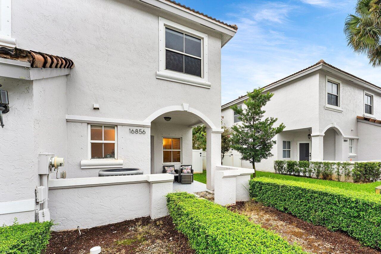 16856 SW 1ST Place, Pembroke Pines FL 33027 photo 3