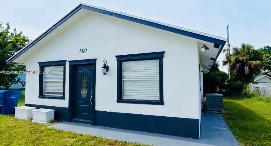 1310 W 24th St, Riviera Beach FL 33404