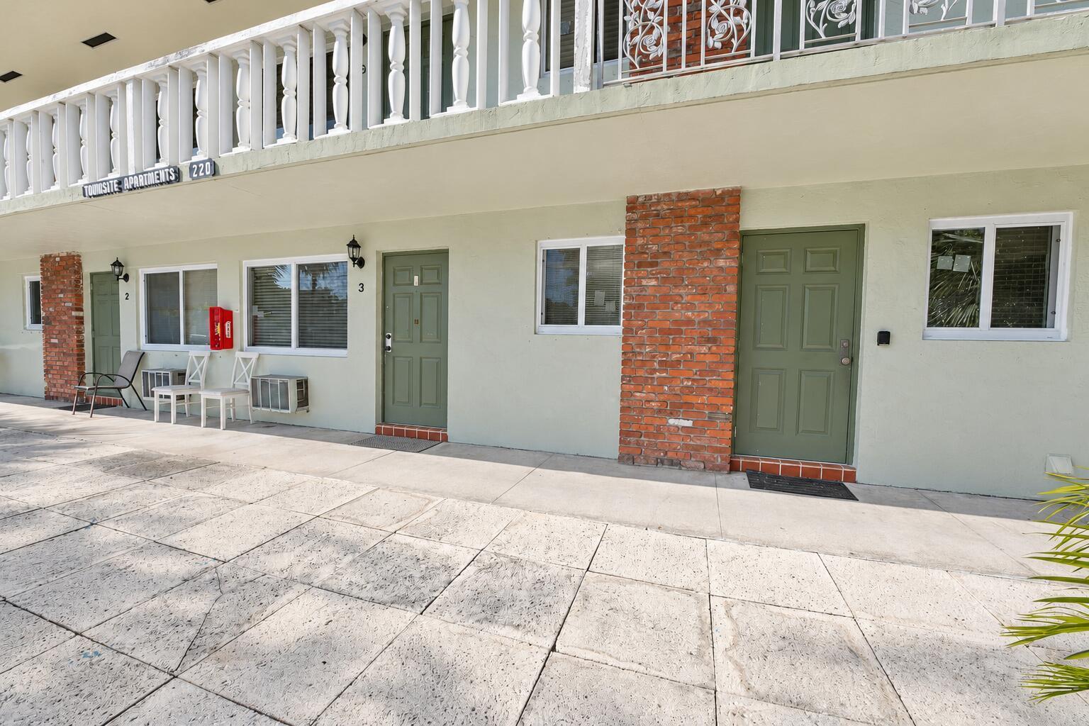 220 Lucerne Avenue # 3, FL 33460 photo 5