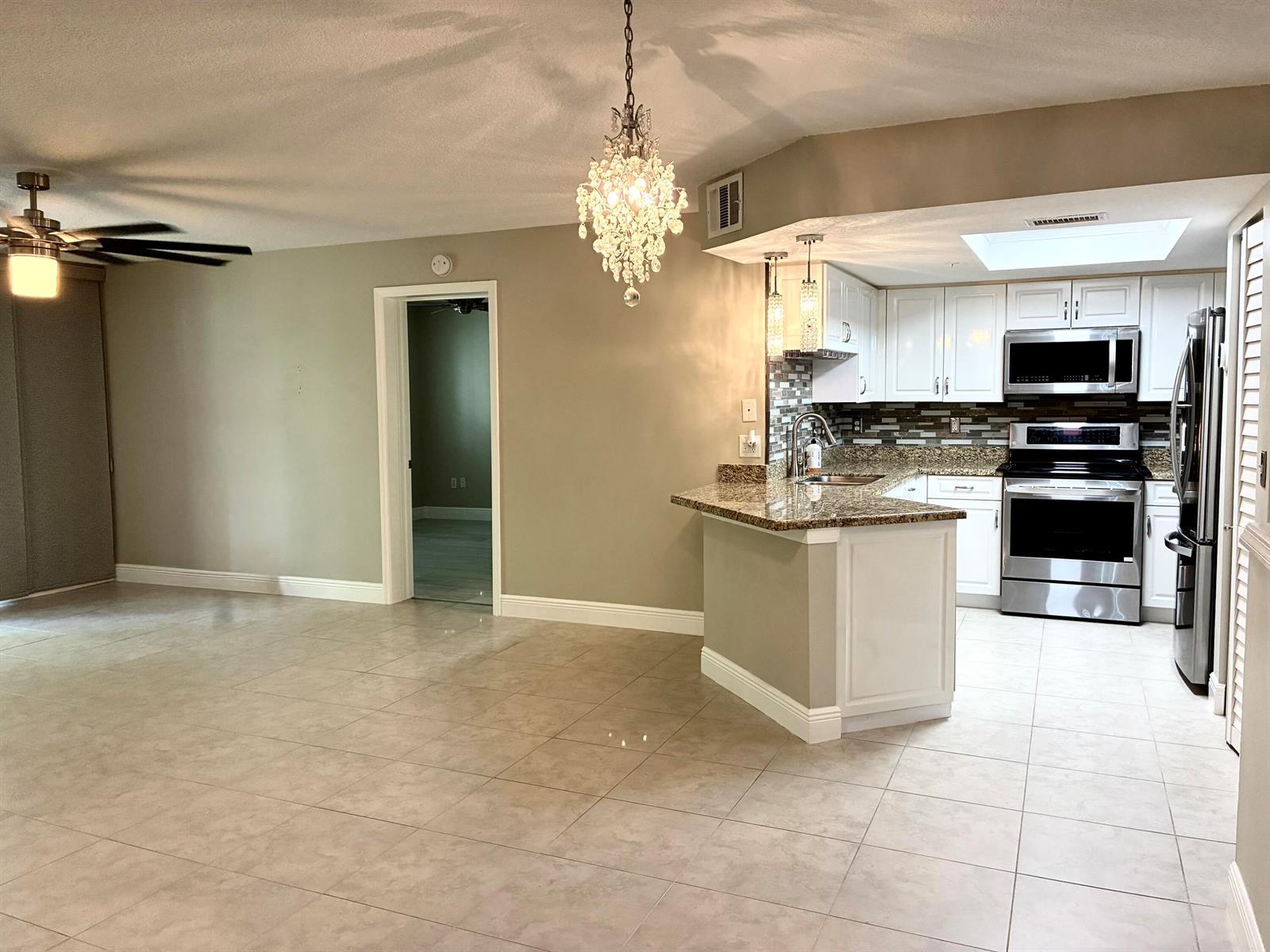1000 CRESTWOOD Court S # 1005, Royal Palm Beach FL 33411 photo 2