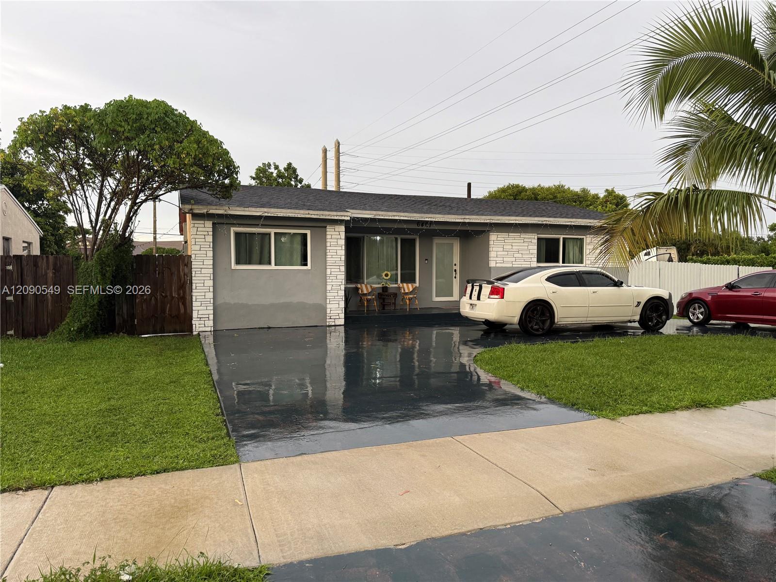 6401 Dewey St, Hollywood FL 33023