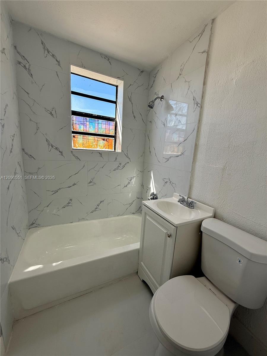 1319 Meridian Ave # 302, Miami Beach FL 33139 photo 4