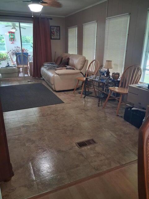 8 Novedades, Port St. Lucie FL 34952 photo 3