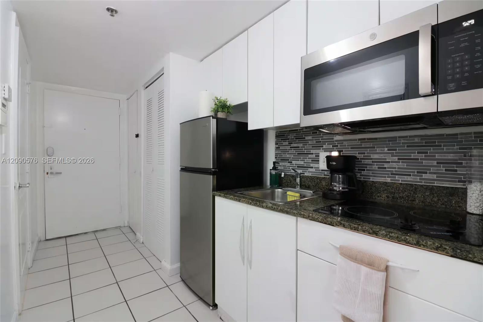 1200 Brickell Bay Dr # 2016, Miami FL 33131 photo 2