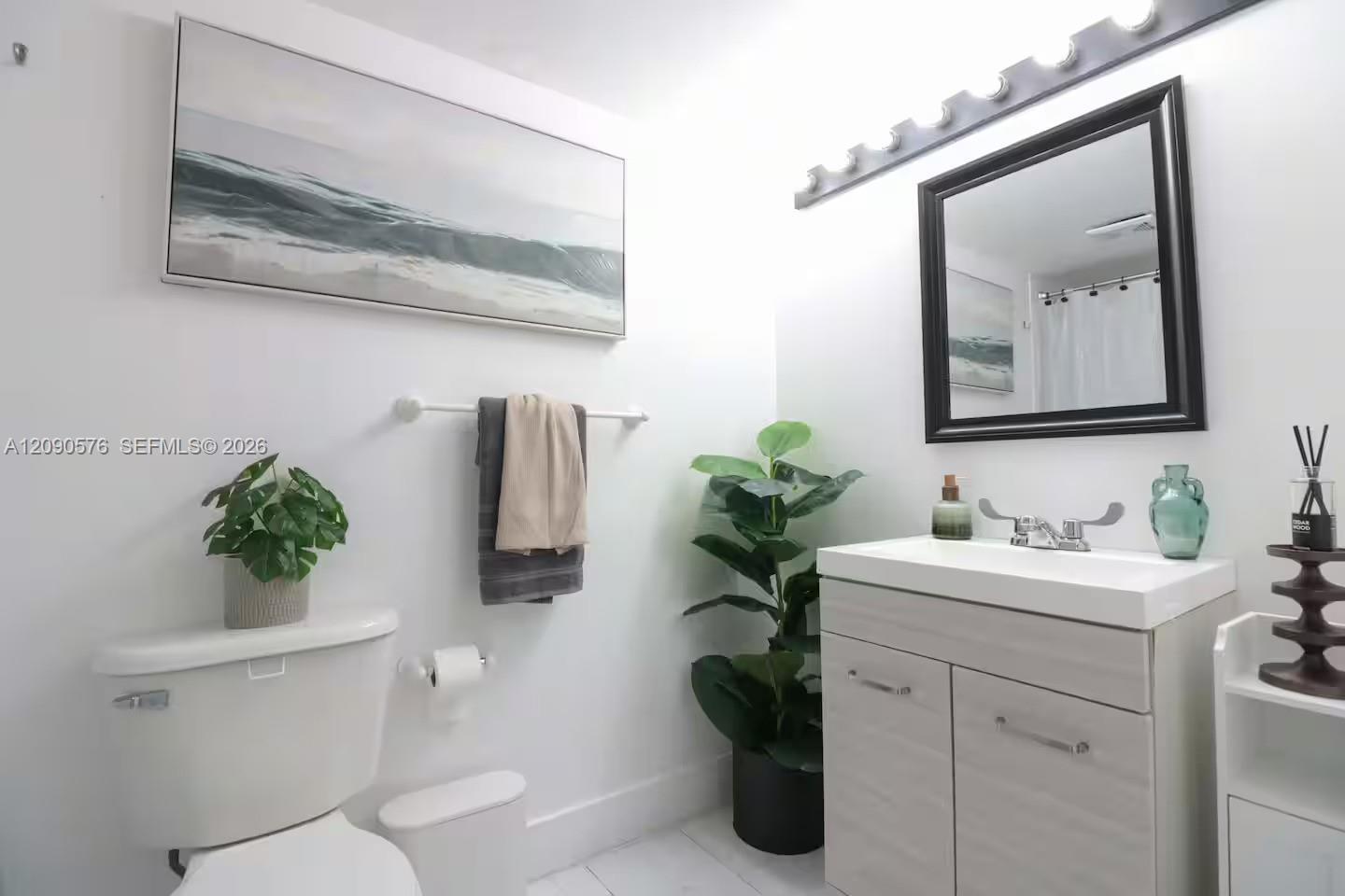 1200 Brickell Bay Dr # 2016, Miami FL 33131 photo 3