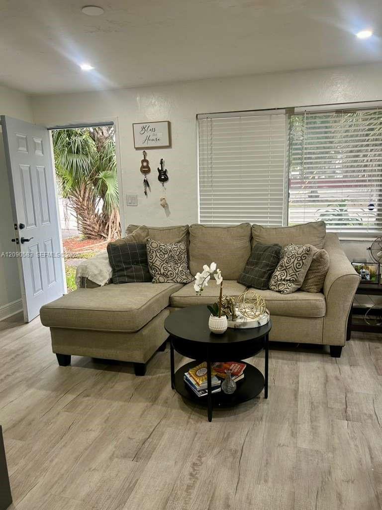 Fort Lauderdale, FL 33311 photo 3