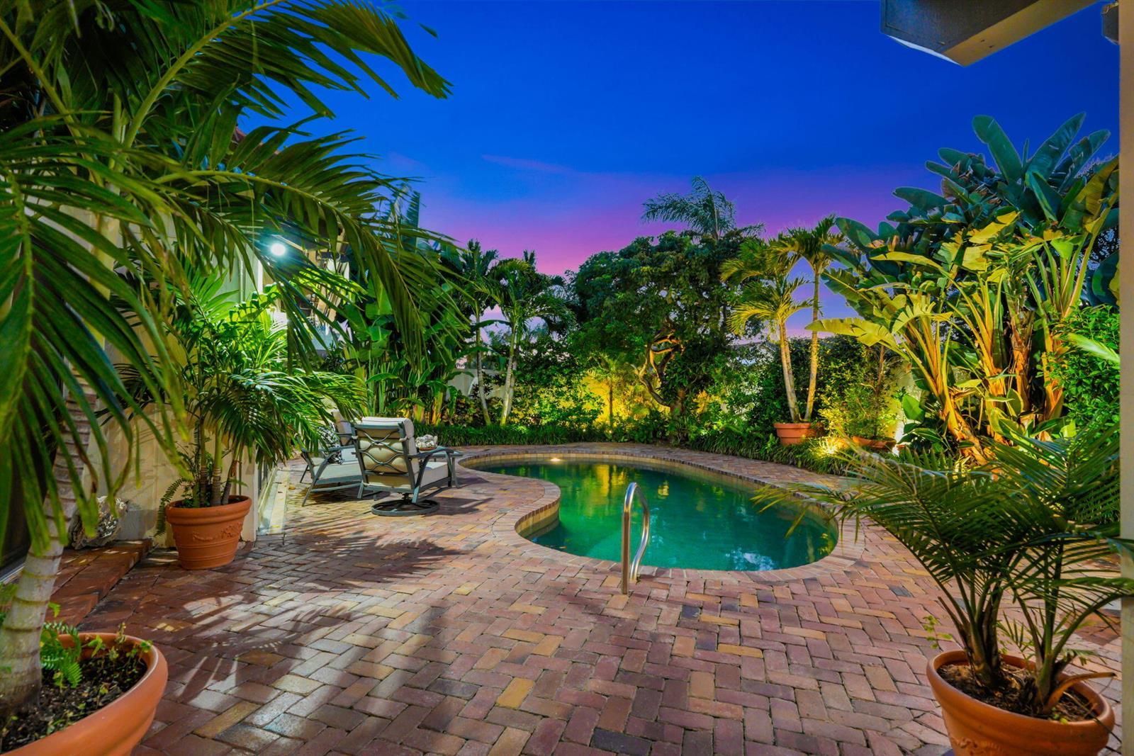 105 SANDPIPER Circle W, Jupiter FL 33477 photo 3
