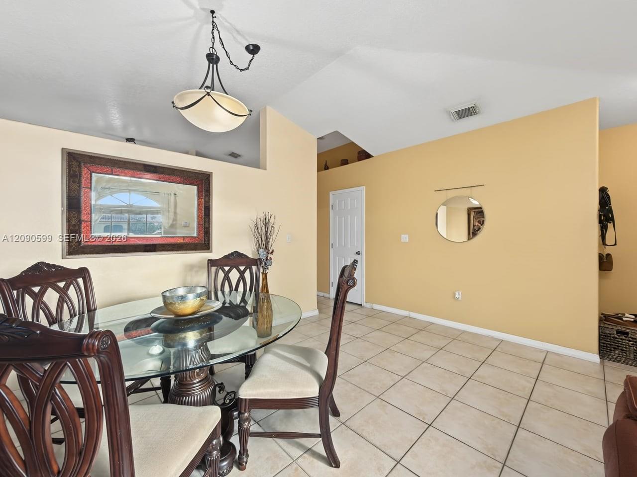 12711 NW 99th Pl, Hialeah Gardens FL 33018 photo 5