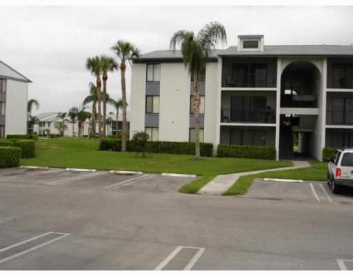 1105 GREEN PINE Boulevard # C2, West Palm Beach FL 33409