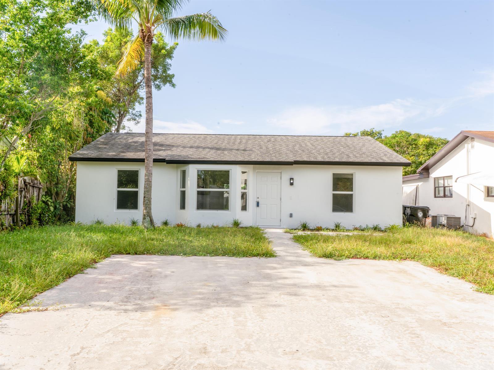 1229 18TH Avenue N, FL 33460