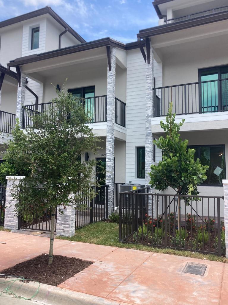 8286 NW 43 ST # 8286, Doral FL 33166
