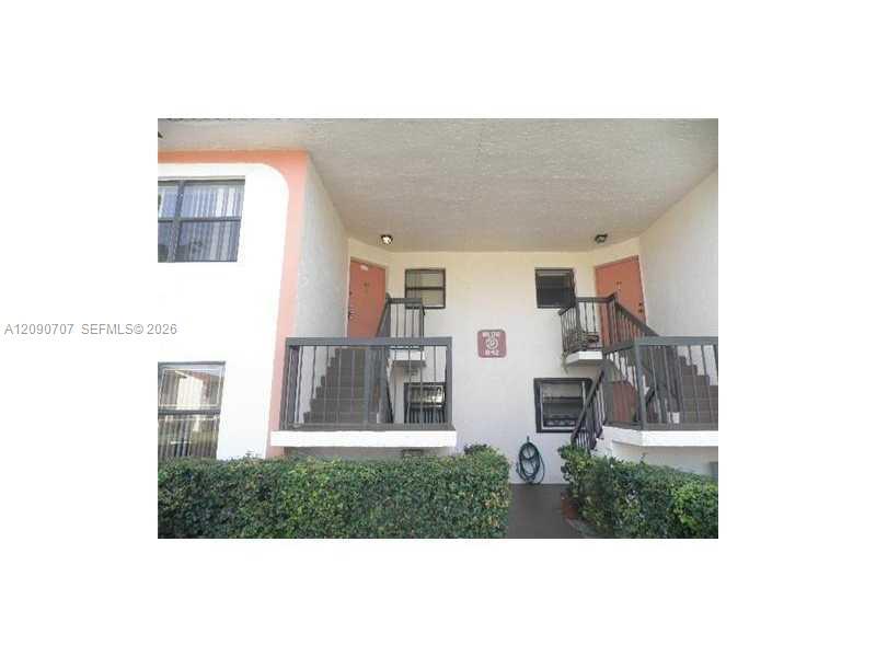 862 NE 209 ST # 202, Miami FL 33179