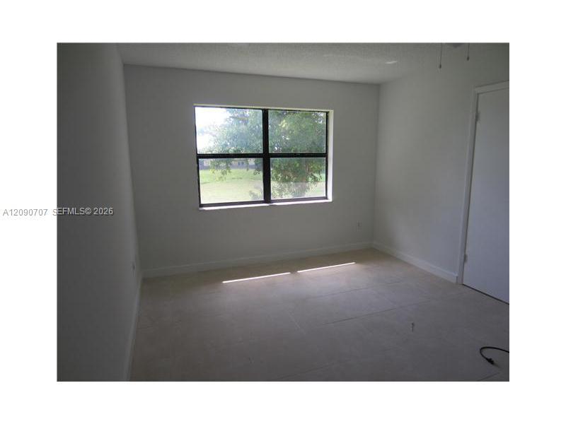 862 NE 209 ST # 202, Miami FL 33179 photo 5