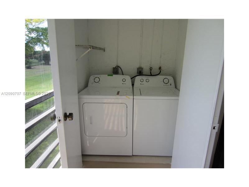 862 NE 209 ST # 202, Miami FL 33179 photo 4