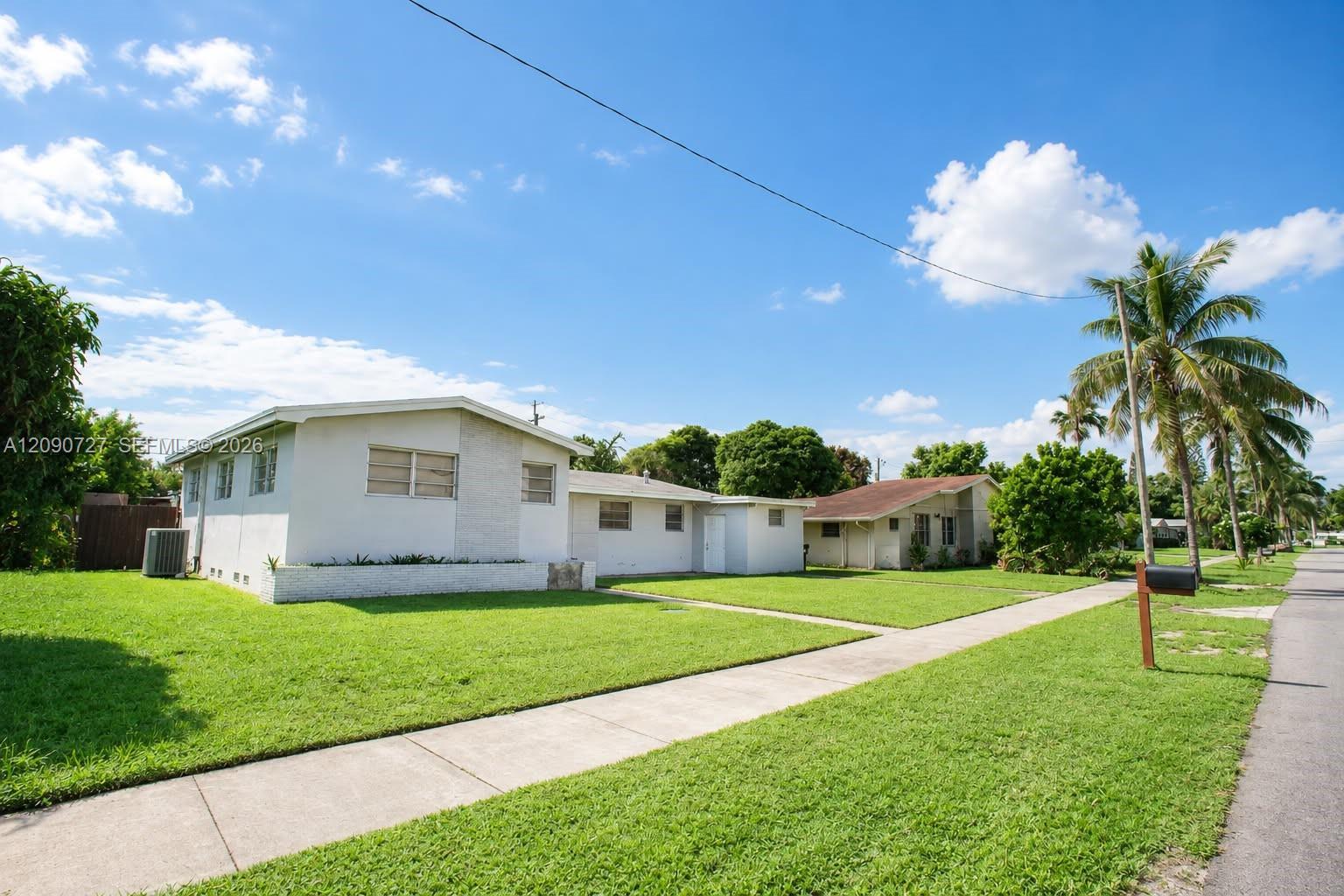 500 East Dr, North Miami Beach FL 33162
