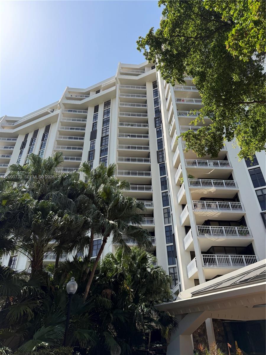 1000 Quayside Ter # 1807, Miami FL 33138