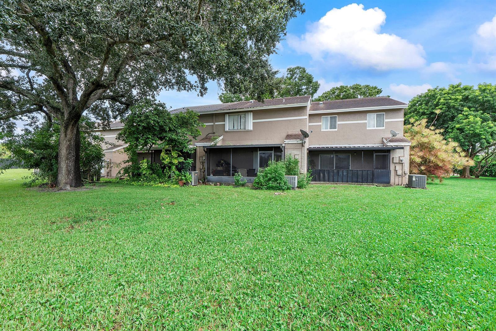 1469 SUSSEX Drive, North Lauderdale FL 33068 photo 2