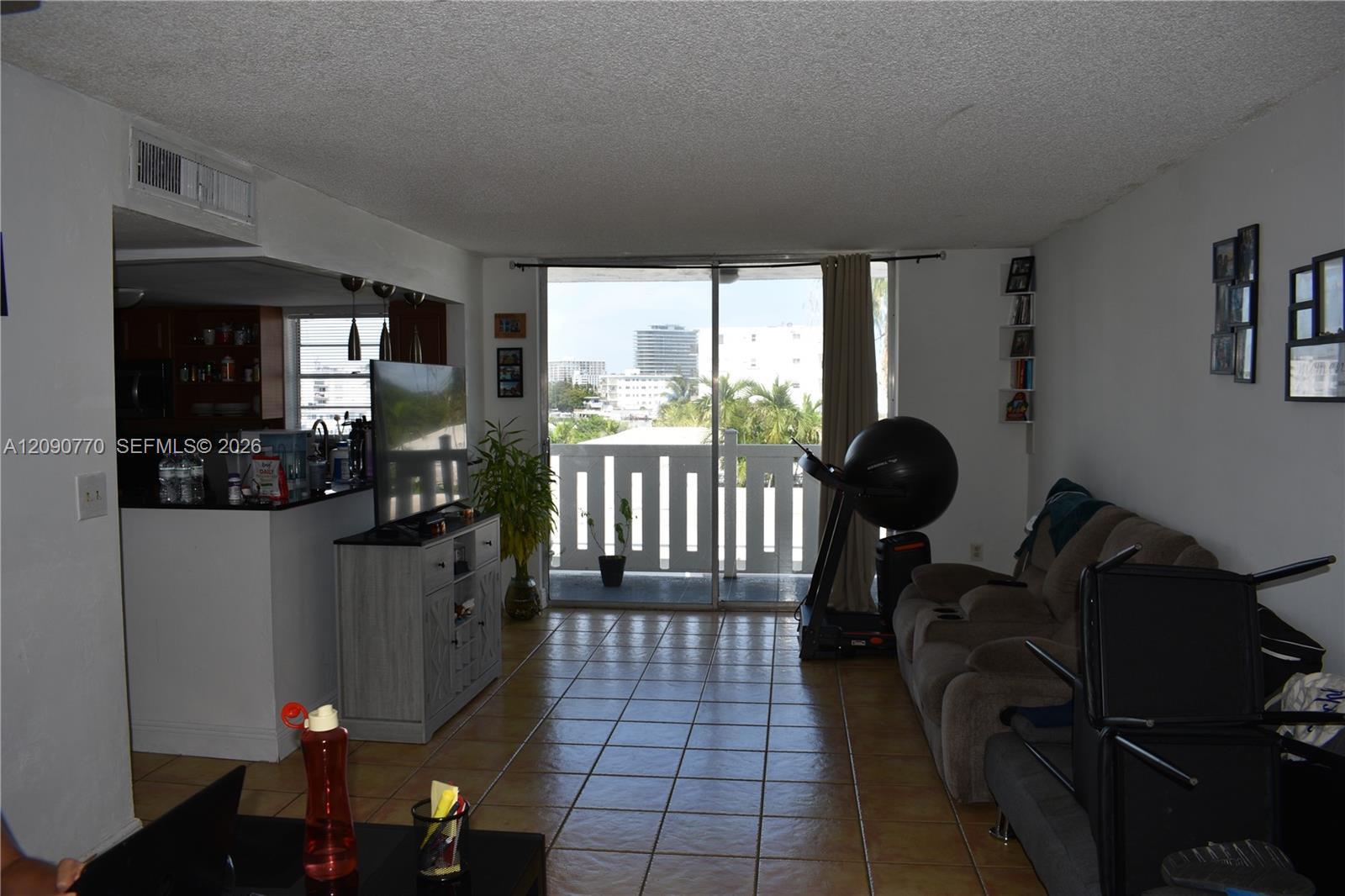 Miami Beach, FL 33141 photo 4