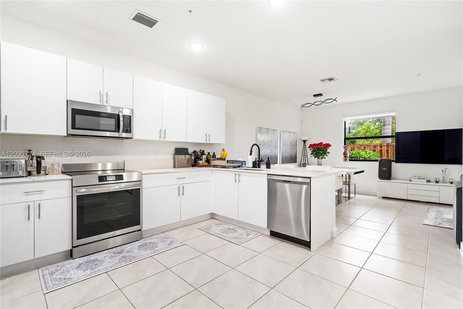 15981 SW 2nd Pl, Pembroke Pines FL 33027 photo 4