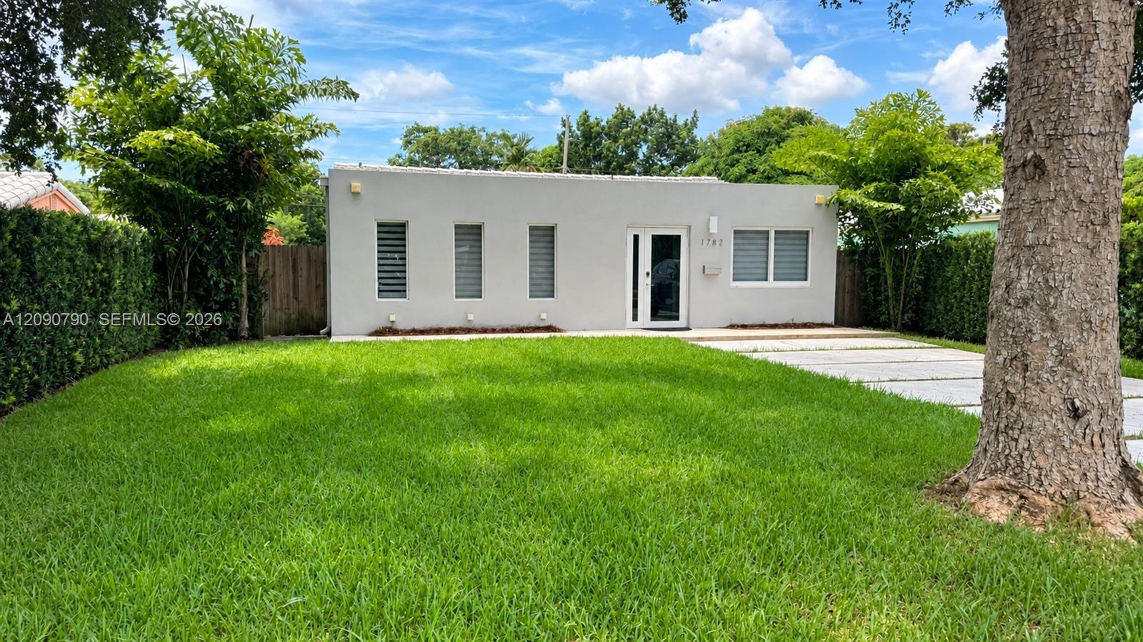 1782 NE 177th St, North Miami Beach FL 33162 photo 2